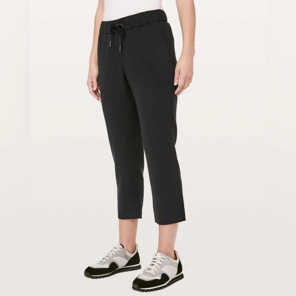 lululemon athletica Pants - Lululemon On The Fly Crop *Woven 23” Pants -Black (4)